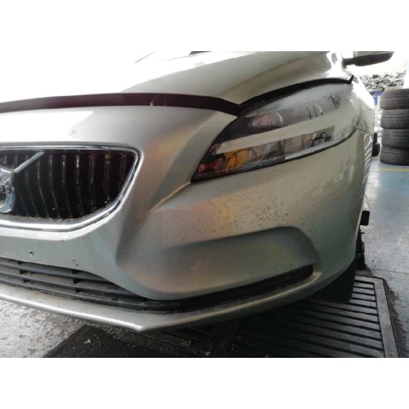 volvo v40 del año 2017