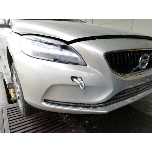 volvo v40 del año 2017