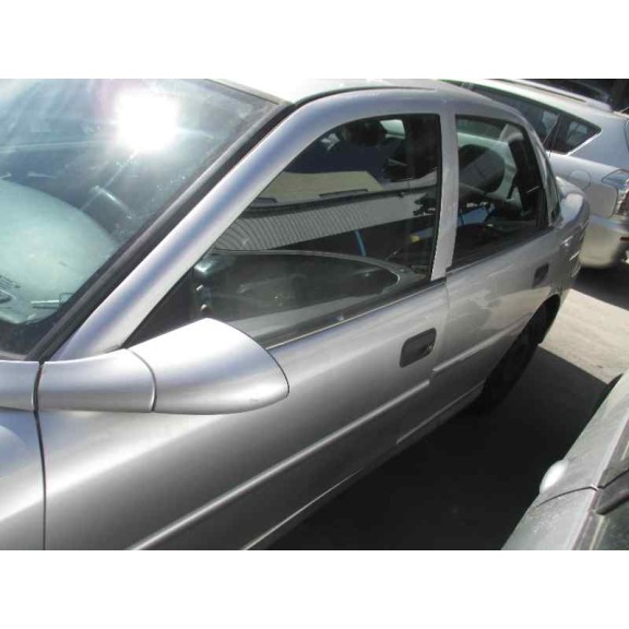 opel vectra b berlina del año 1999