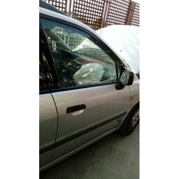 mitsubishi space wagon (n80/n90) del año 2001