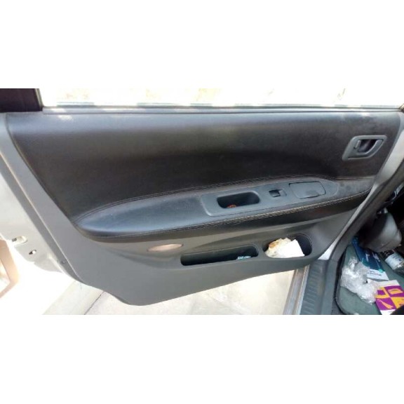 mitsubishi space wagon (n80/n90) del año 2001