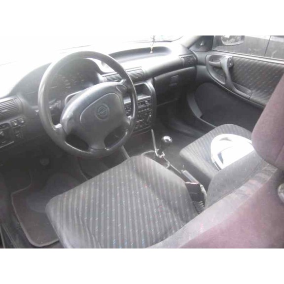 opel astra f berlina del año 1998