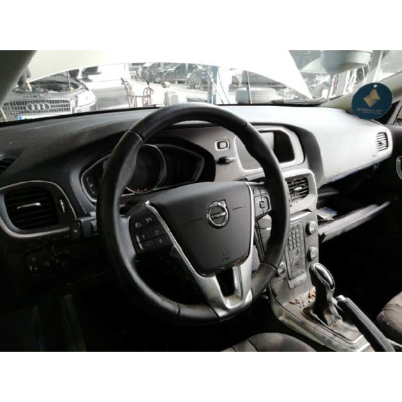 volvo v40 del año 2017