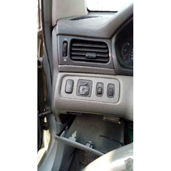 mitsubishi space wagon (n80/n90) del año 2001