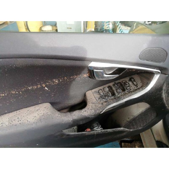 volvo v40 del año 2017