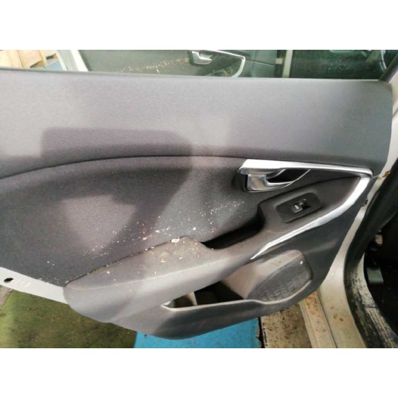 volvo v40 del año 2017