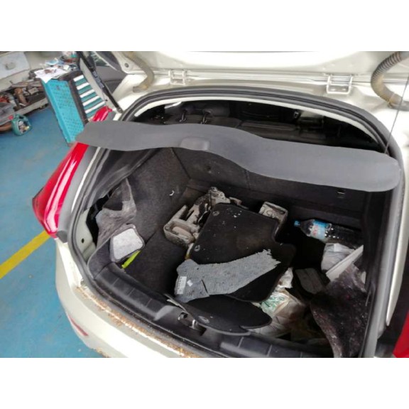 volvo v40 del año 2017