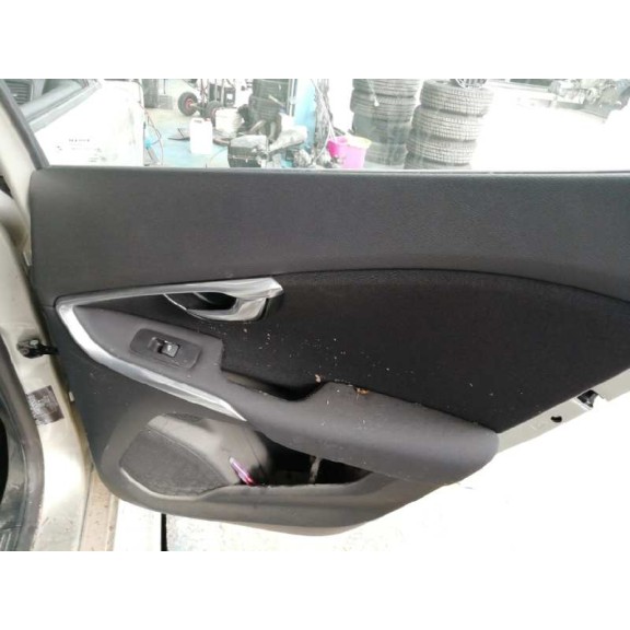 volvo v40 del año 2017