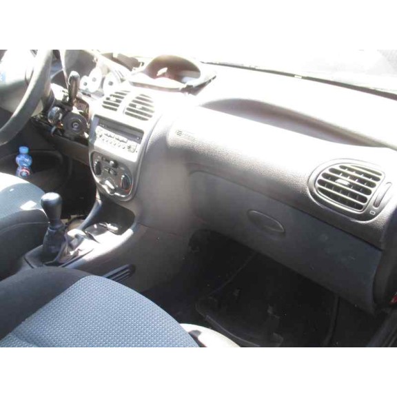 peugeot 206 berlina del año 2003