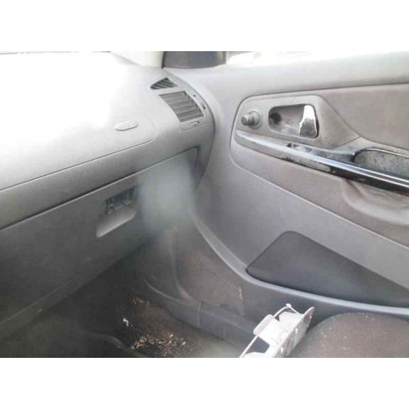 seat cordoba berlina (6k2) del año 2001