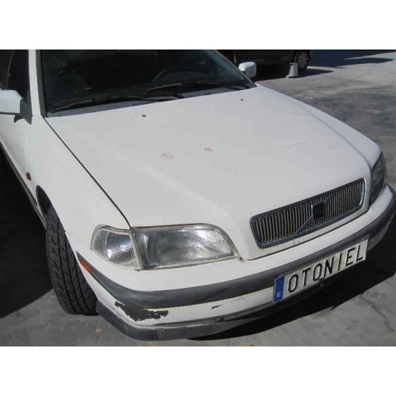volvo s40 berlina del año 1997