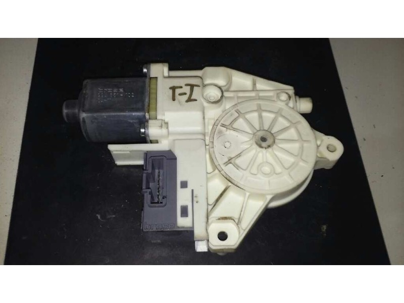 Recambio de motor elevalunas trasero izquierdo para peugeot 407 st sport referencia OEM IAM 999065101  