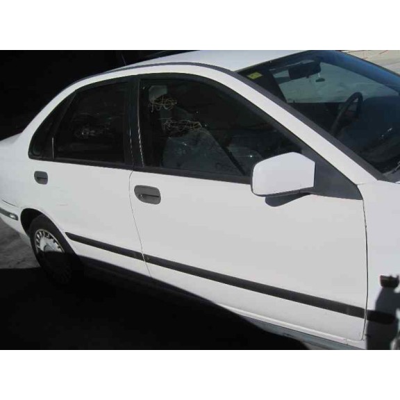 volvo s40 berlina del año 1997