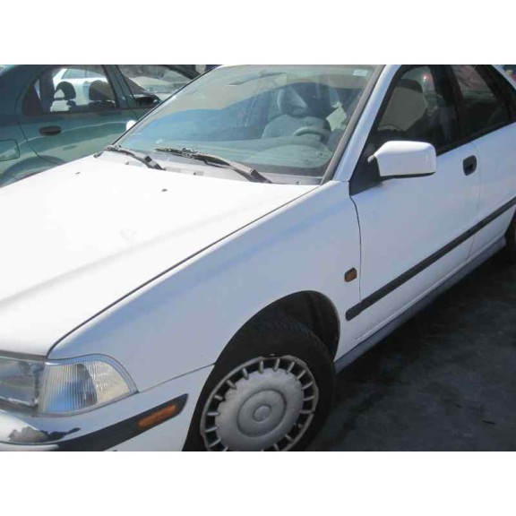 volvo s40 berlina del año 1997