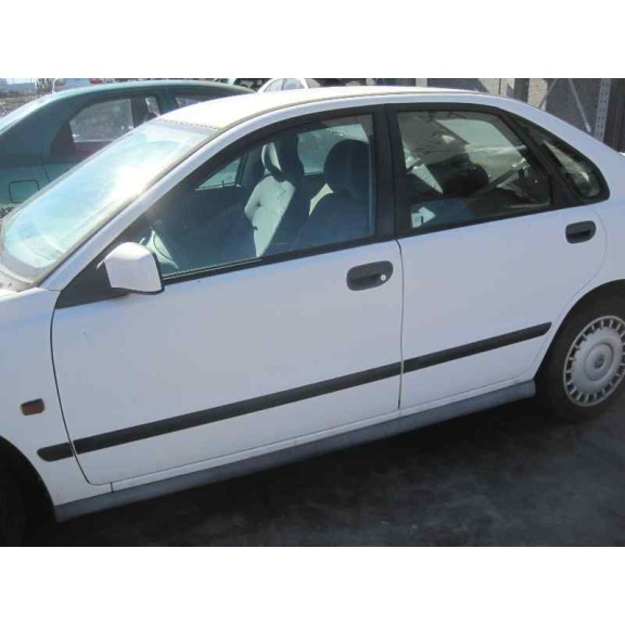 volvo s40 berlina del año 1997