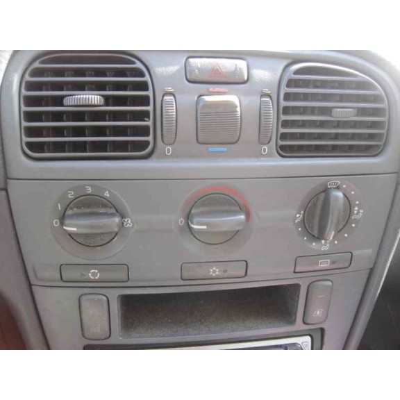 volvo s40 berlina del año 1997