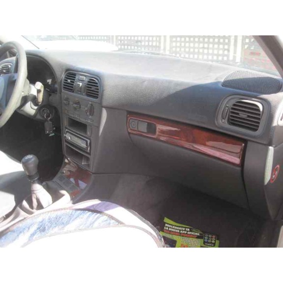 volvo s40 berlina del año 1997