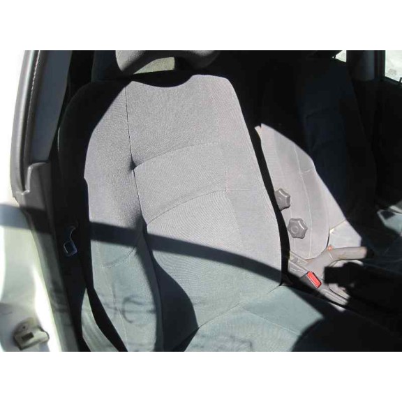 volvo s40 berlina del año 1997