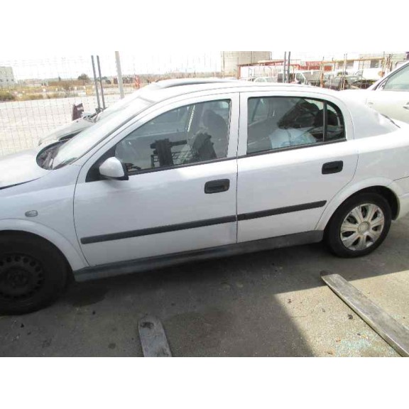 opel astra g berlina del año 2003