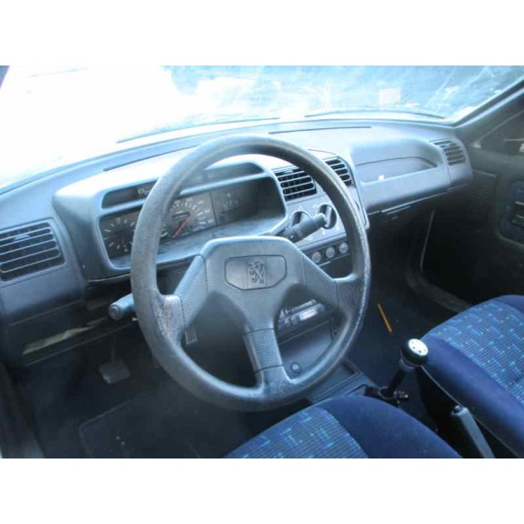 peugeot 205 berlina del año 1994