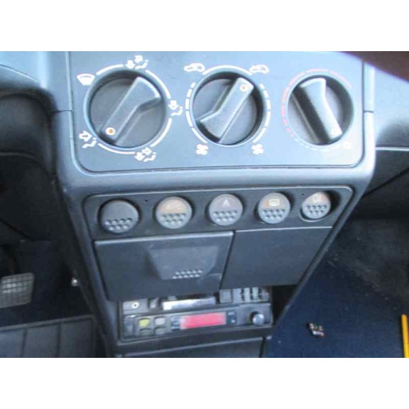 peugeot 205 berlina del año 1994