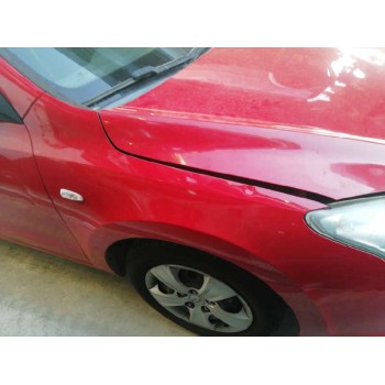 ALETA DELANTERA DERECHA TIENE UN GOLPE 