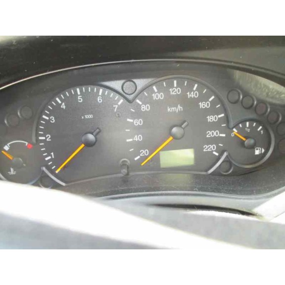 ford focus berlina (cak) del año 2000