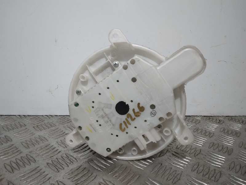 Recambio de motor calefaccion para lexus is200 (ds2/is2) 2.2 d-cat referencia OEM IAM 2726000331 3 PINES 