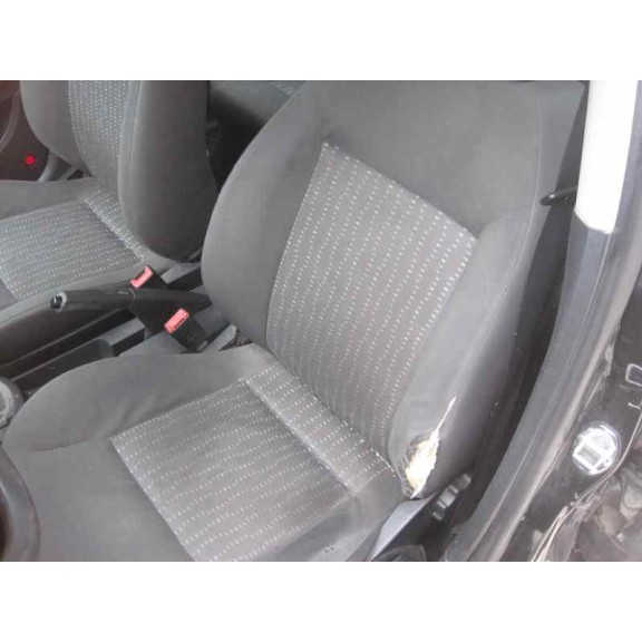 seat ibiza (6l1) del año 2004