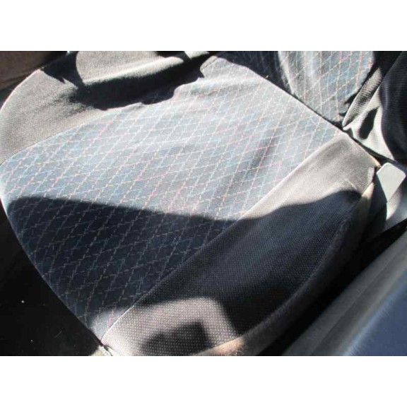 ford focus berlina (cak) del año 2000