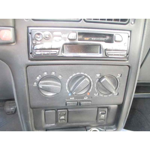 volkswagen polo berlina (6n1) del año 1999