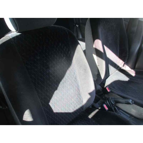 ford focus berlina (cak) del año 2000