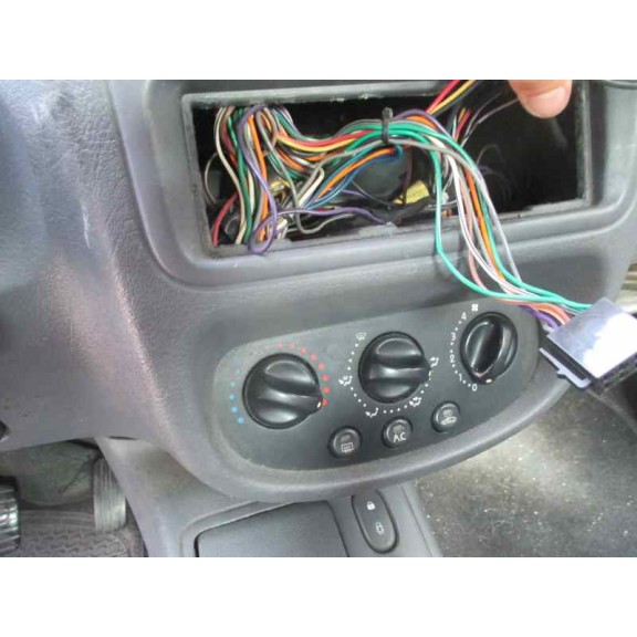 renault clio ii fase i (b/cbo) del año 2001