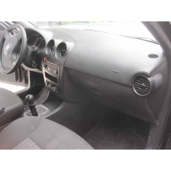 seat ibiza (6l1) del año 2004