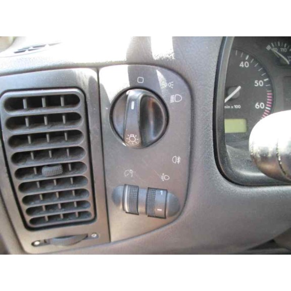 volkswagen polo berlina (6n1) del año 1999