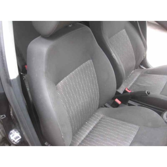 seat ibiza (6l1) del año 2004
