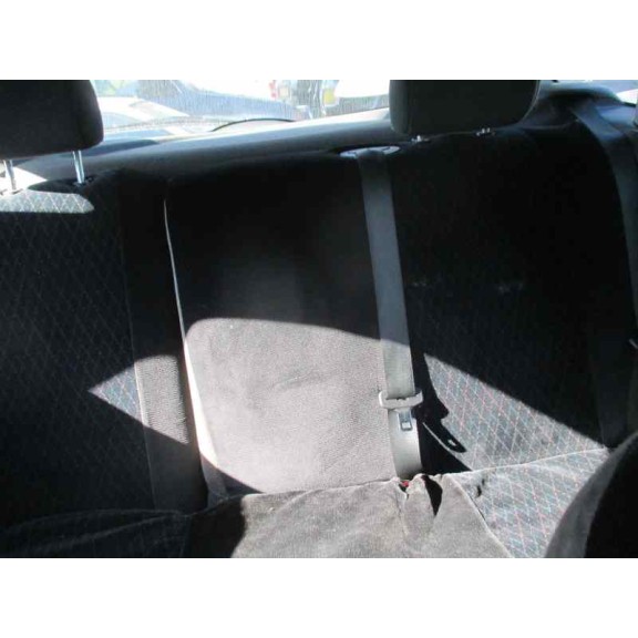 ford focus berlina (cak) del año 2000