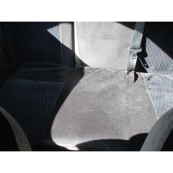 ford focus berlina (cak) del año 2000