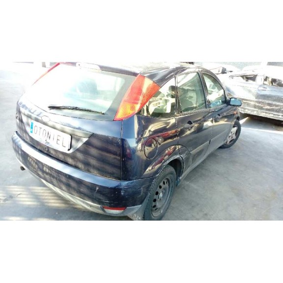 ford focus berlina (cak) del año 2000