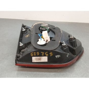 Recambio de piloto trasero derecho interior para kia carens iv 1.7 crdi referencia OEM IAM 92404a4  