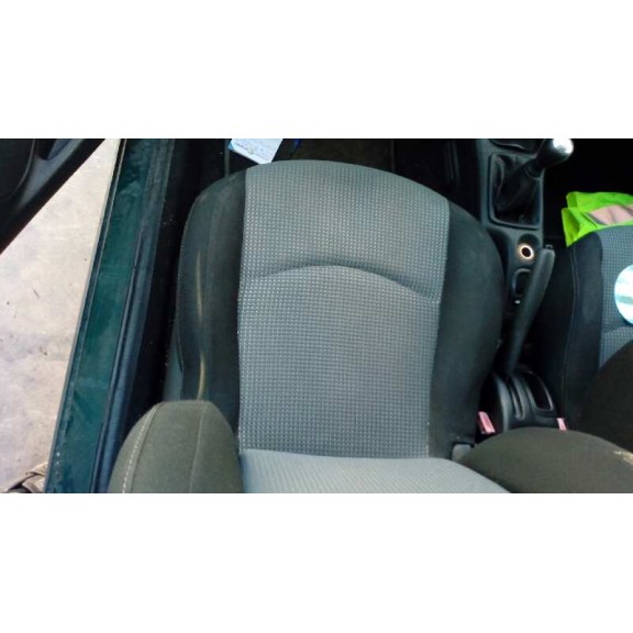 peugeot 206 berlina del año 2004