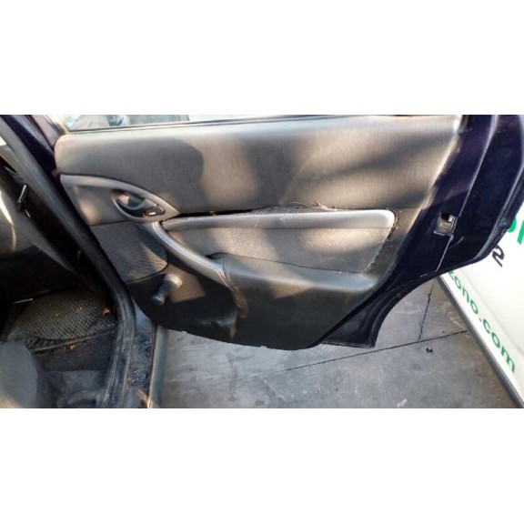 ford focus berlina (cak) del año 2000