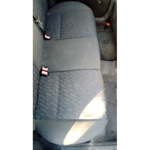 ford focus berlina (cak) del año 2000