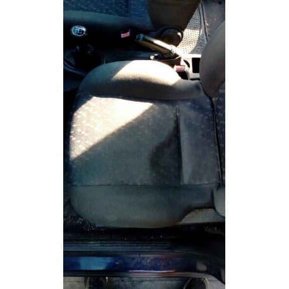 ford focus berlina (cak) del año 2000