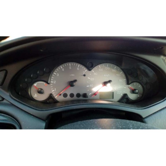 ford focus berlina (cak) del año 2000