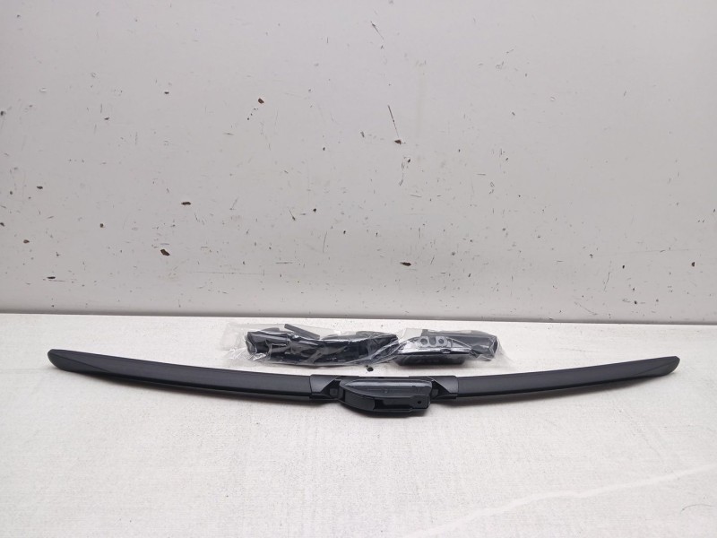 Recambio de escobilla limpia para peugeot 3008 referencia OEM IAM cgaf2255  55 cm 22´´ flexible