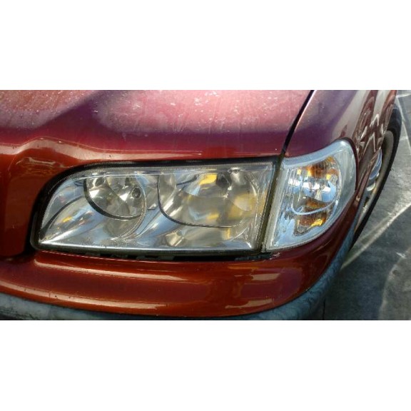 volvo s40 berlina del año 2000