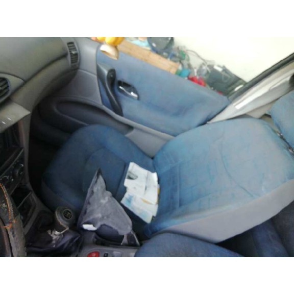 renault laguna ii (bg0) del año 2001