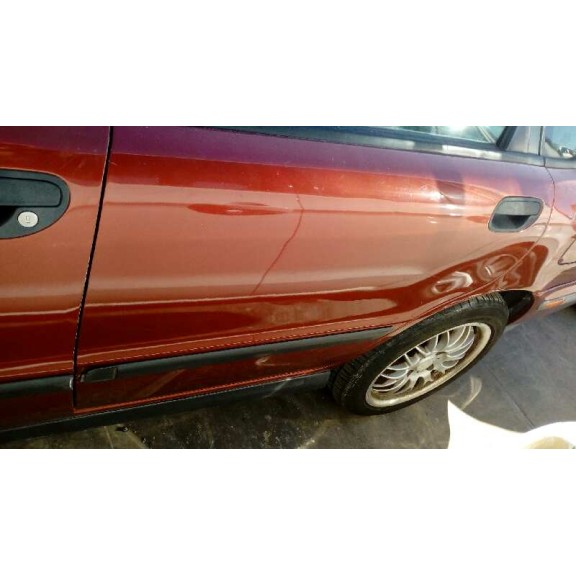 volvo s40 berlina del año 2000