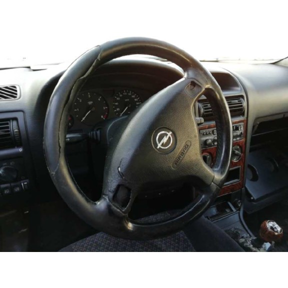 opel astra g berlina del año 1999